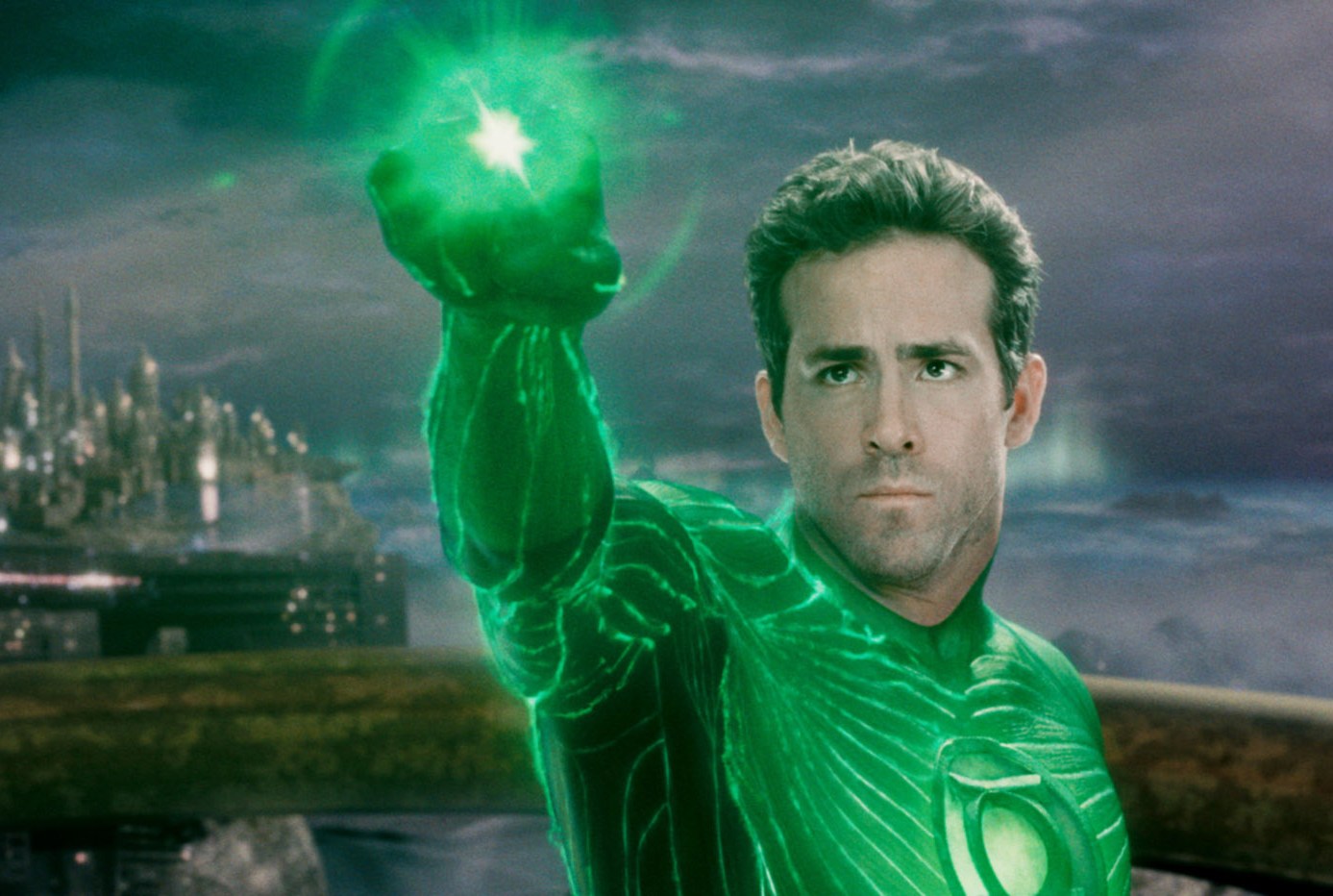 Green Lantern director on Ryan Reynolds’ Green Lantern jokes: ‘It doesn’t bug me at all’